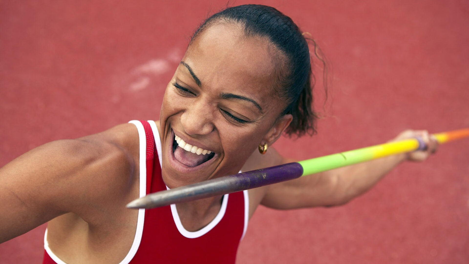 从球场到赛道，当公牛单节改写剧本，恩比德在F1年度争冠中接管比赛